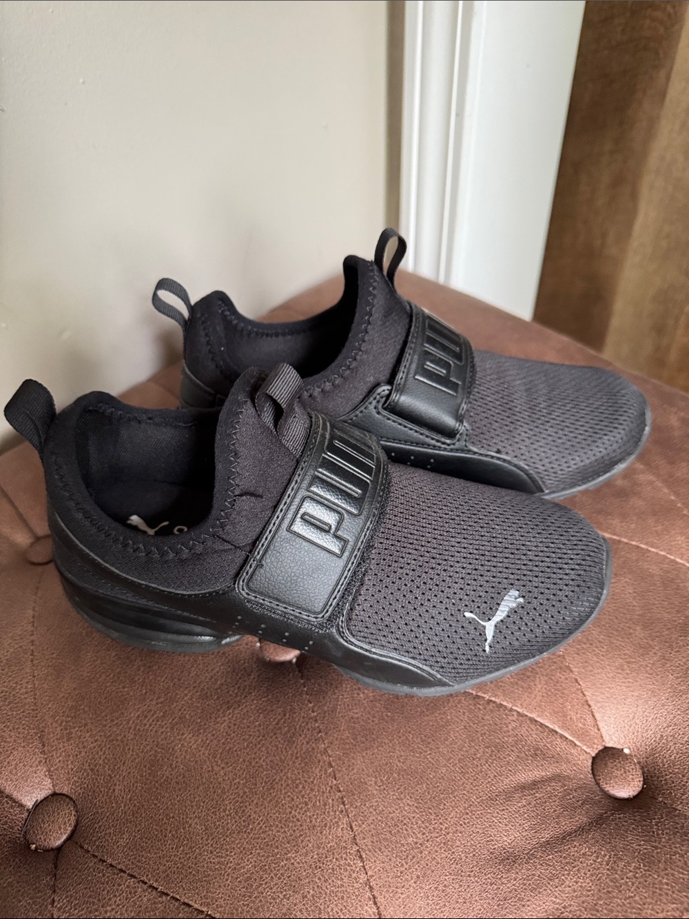 Puma Black Mesh Slip-On Sneaker with Logo Strap kids size 4.5